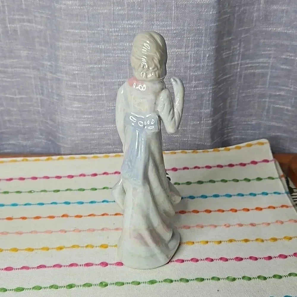 VINTAGE FIGURINE